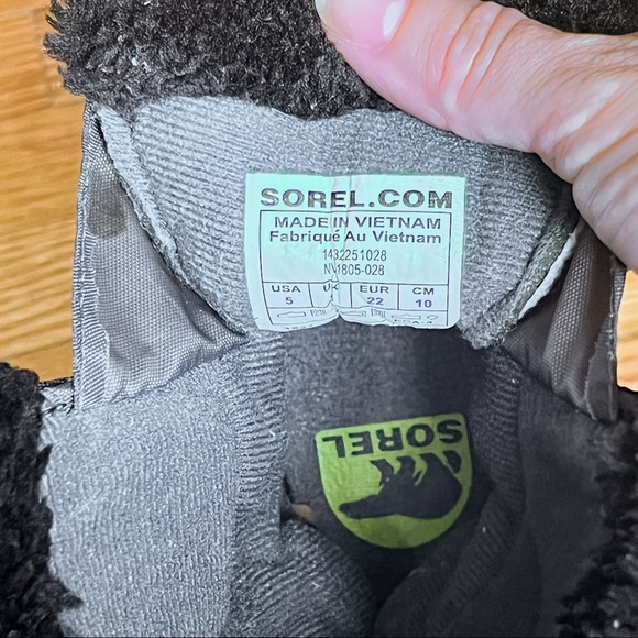 Sorel Snow Boots (5T) VERY CLEAN! - Picture 8 of 9